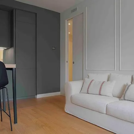 Design In The Center Of Apartment Milan